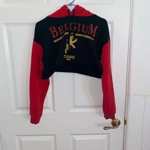 Cropped pullover hoodie